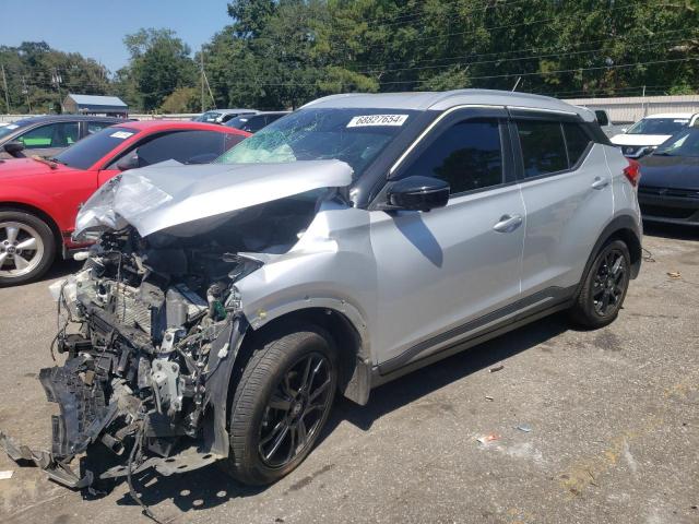  Salvage Nissan Kicks