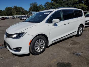  Salvage Chrysler Pacifica