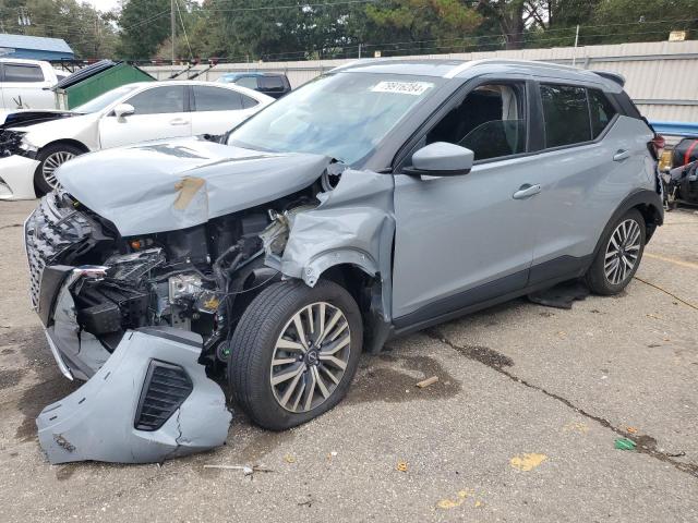  Salvage Nissan Kicks