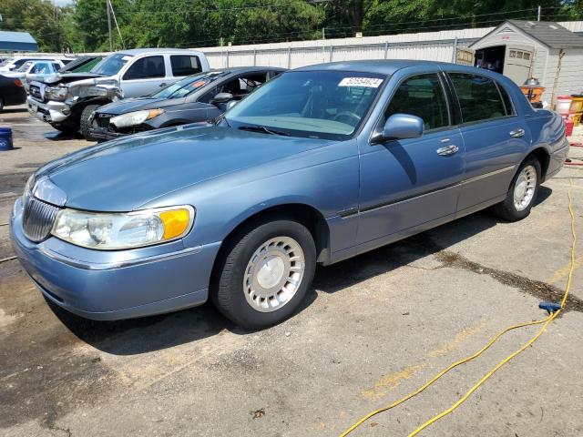  Salvage Lincoln Towncar