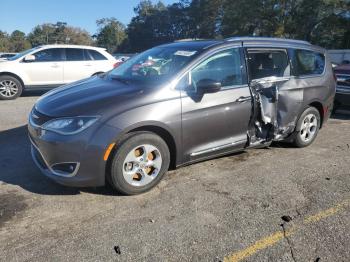  Salvage Chrysler Pacifica