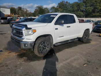  Salvage Toyota Tundra