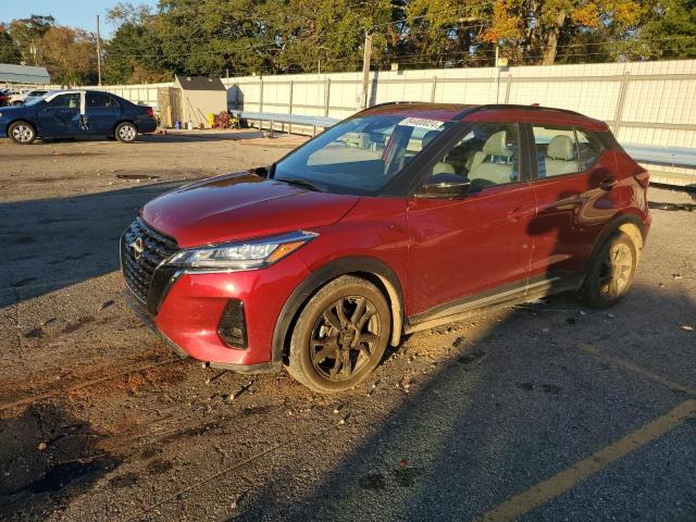  Salvage Nissan Kicks