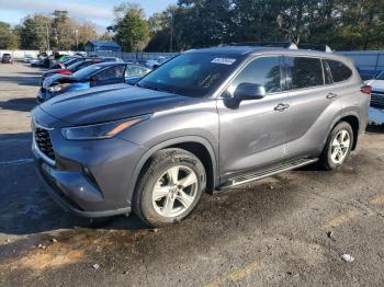  Salvage Toyota Highlander