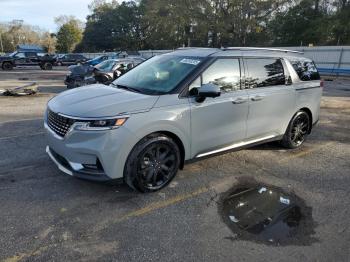  Salvage Kia Carnival