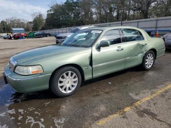  Salvage Lincoln Towncar