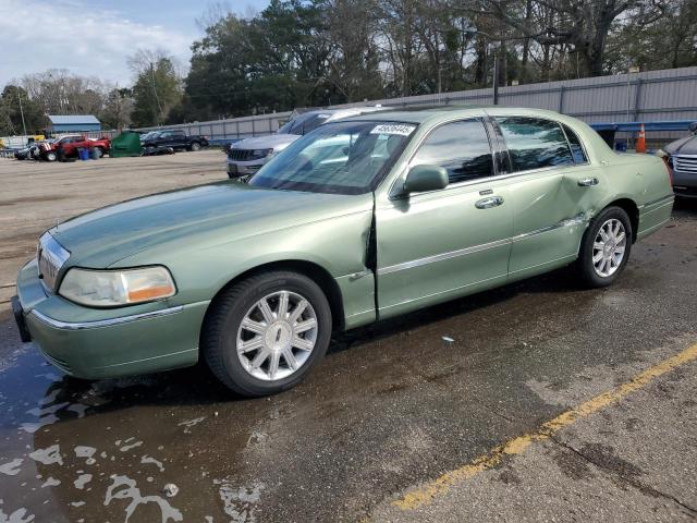  Salvage Lincoln Towncar