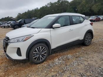  Salvage Nissan Kicks