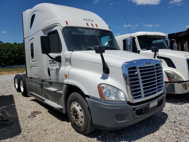  Salvage Freightliner Cascadia 1