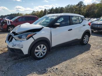  Salvage Nissan Kicks