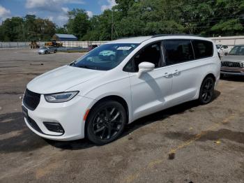  Salvage Chrysler Pacifica
