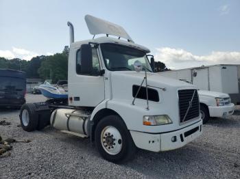  Salvage Volvo Vn