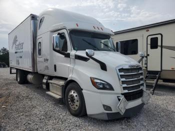 Salvage Freightliner Cascadia 1