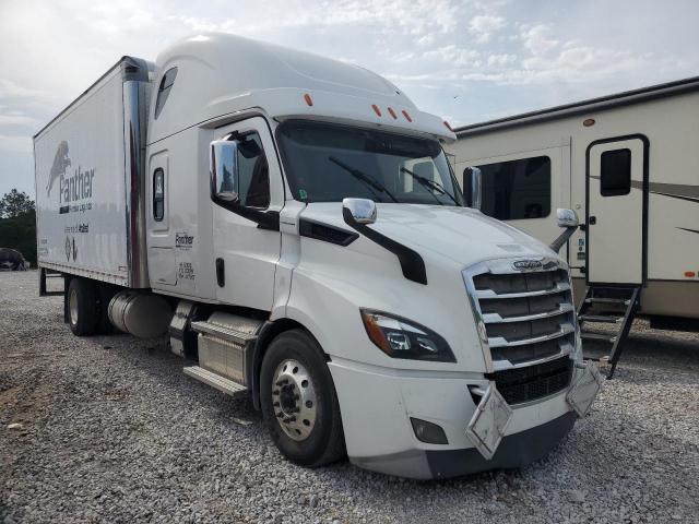  Salvage Freightliner Cascadia 1
