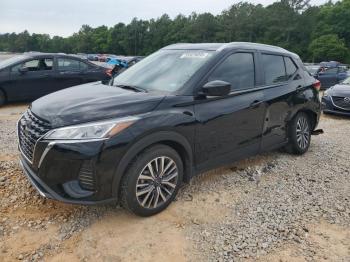  Salvage Nissan Kicks