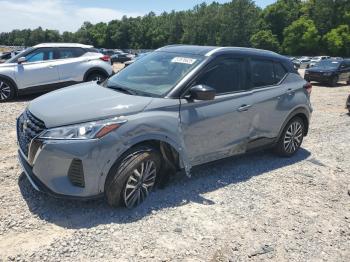  Salvage Nissan Kicks