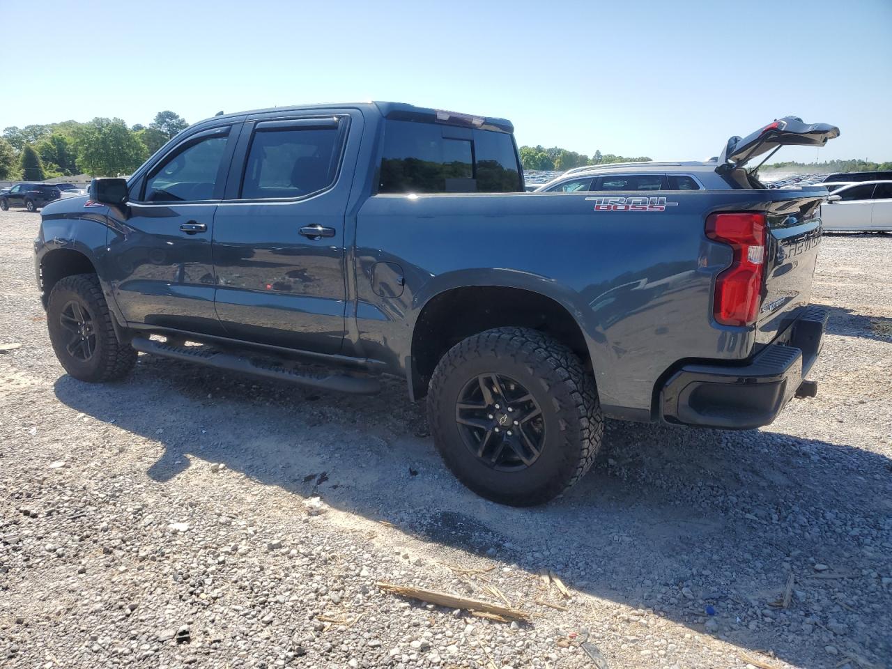 Chevrolet Silverado 1500 K1500 Lt Trail Boss Image 4