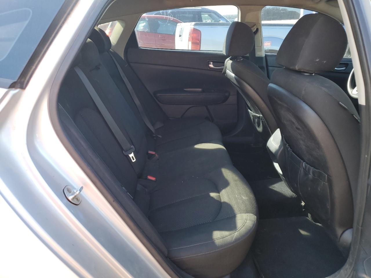 Kia Optima Lx Image 11