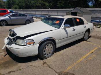  Salvage Lincoln Towncar