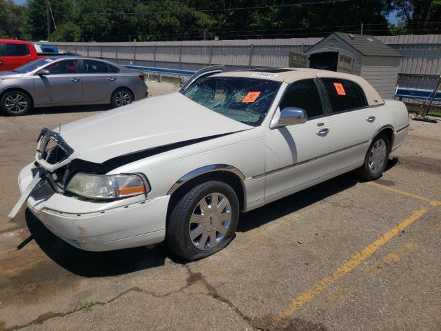  Salvage Lincoln Towncar