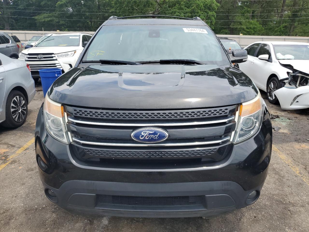 Ford Explorer Limited Image 9