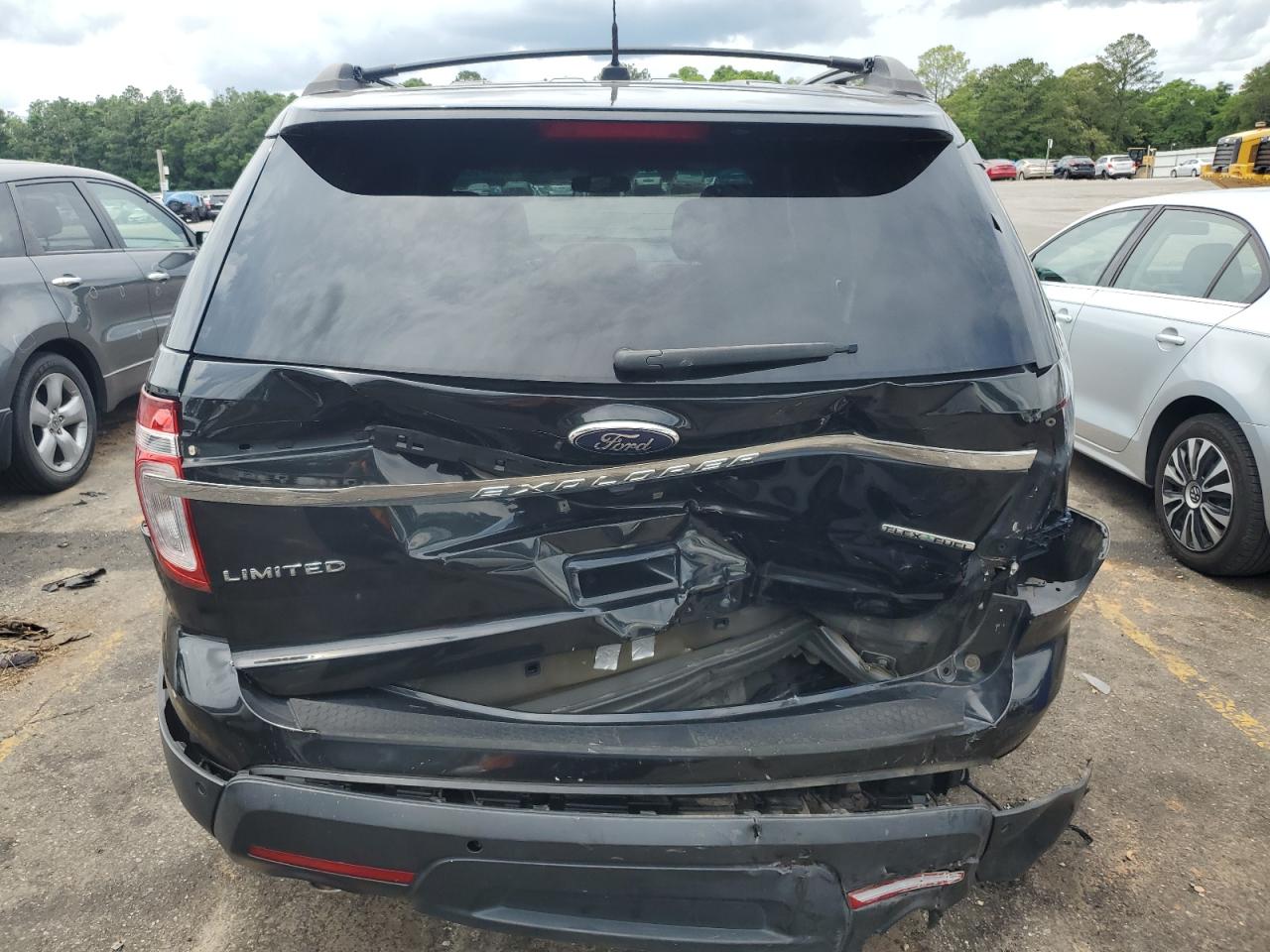 Ford Explorer Limited Image 10