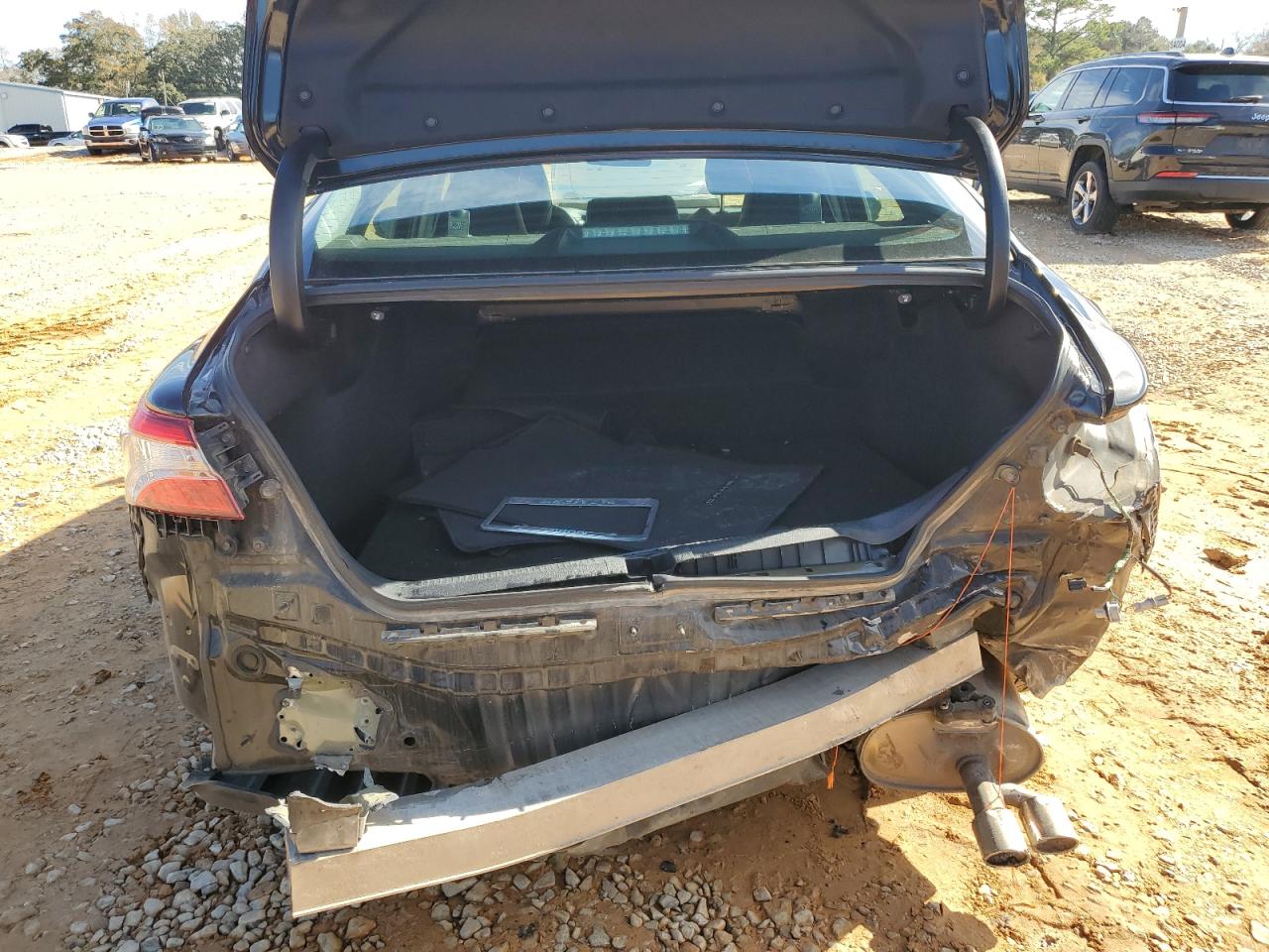 Toyota Camry Se Image 7