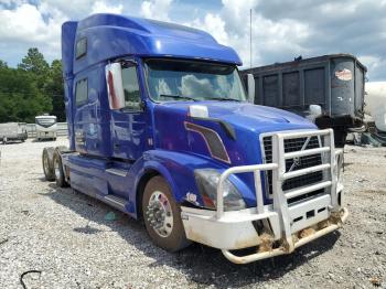  Salvage Volvo Vnl