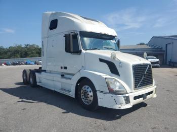  Salvage Volvo Vn