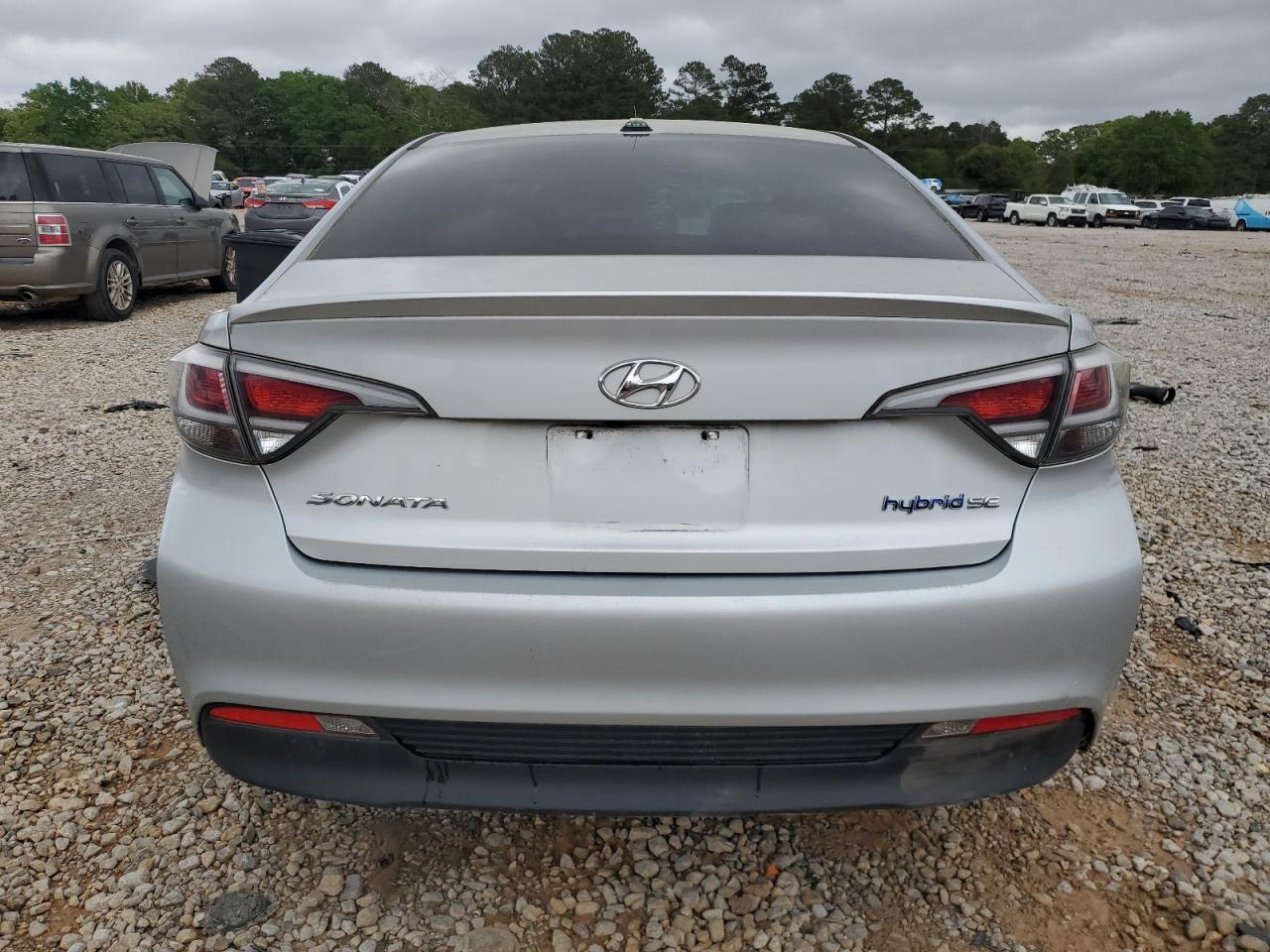 Hyundai SONATA Hybrid Image 4