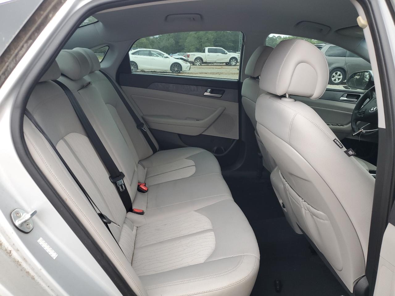 Hyundai SONATA Hybrid Image 10