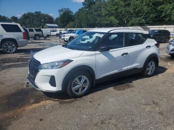  Salvage Nissan Kicks
