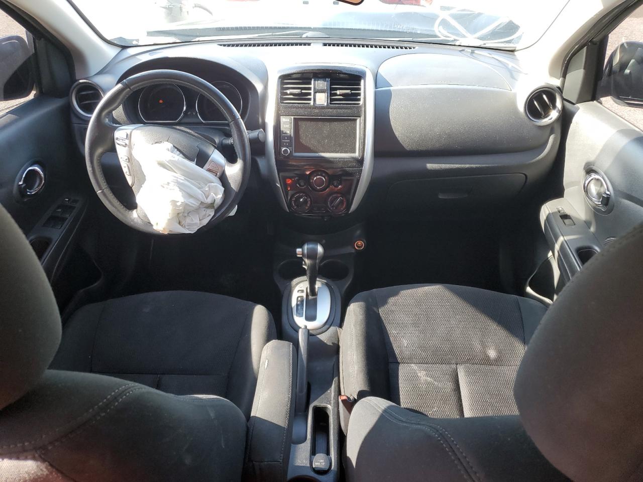 Nissan Versa S Image 9