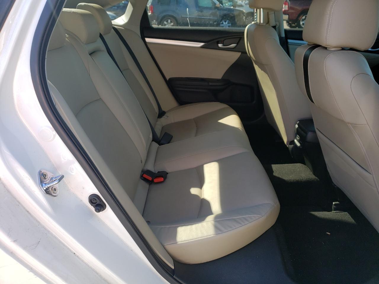 Honda Civic Touring Image 10