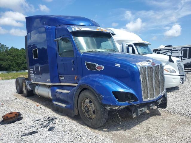  Salvage Peterbilt 579