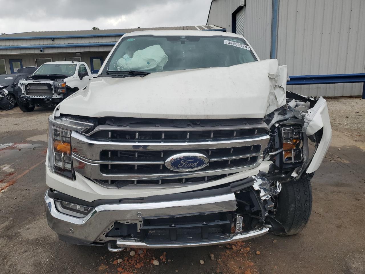 Ford F-150 Supercrew Image 4