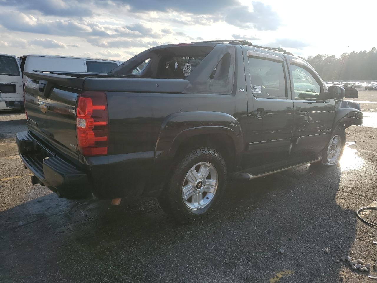 Chevrolet Avalanche Lt Image 13