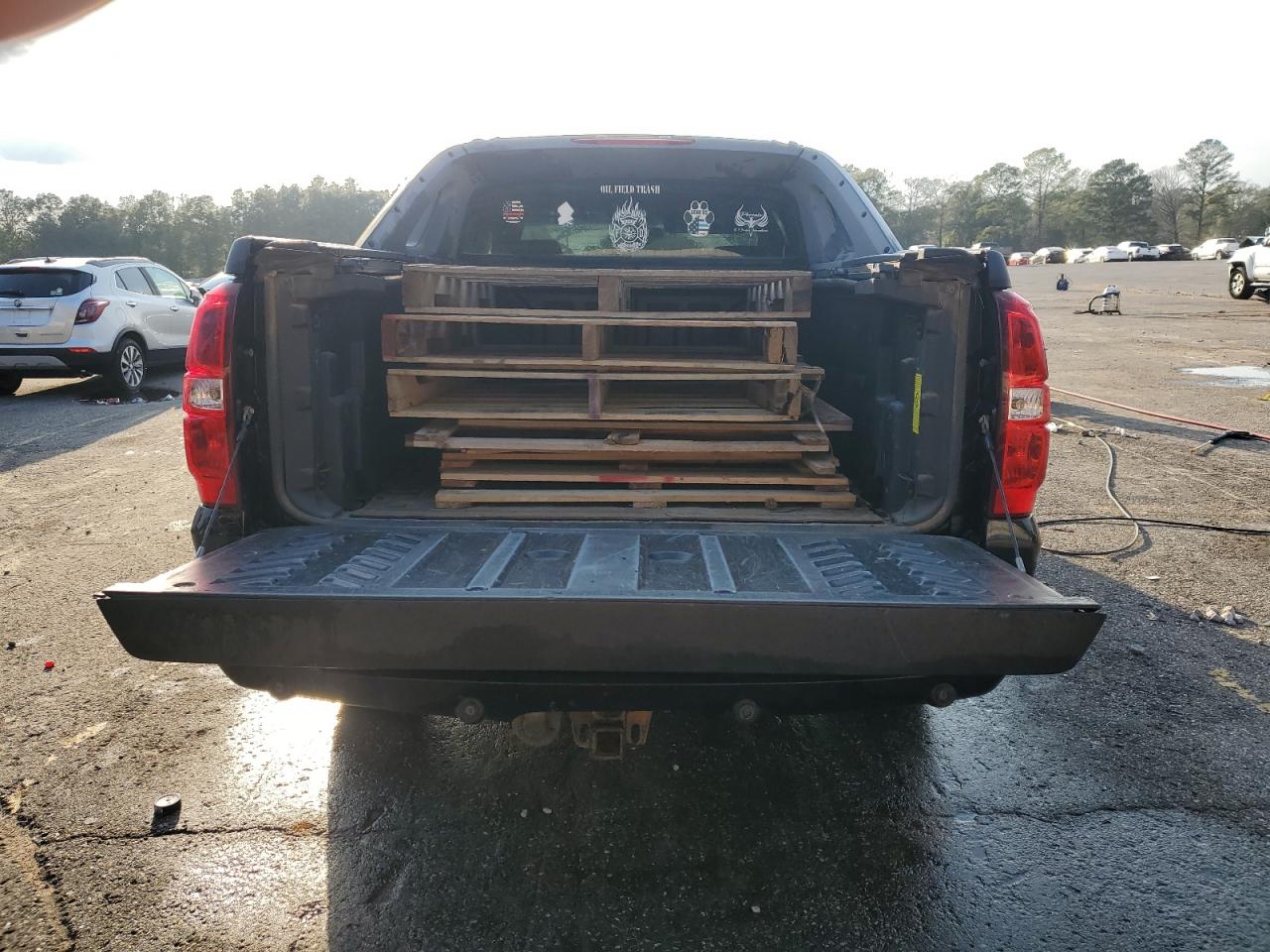 Chevrolet Avalanche Lt Image 9