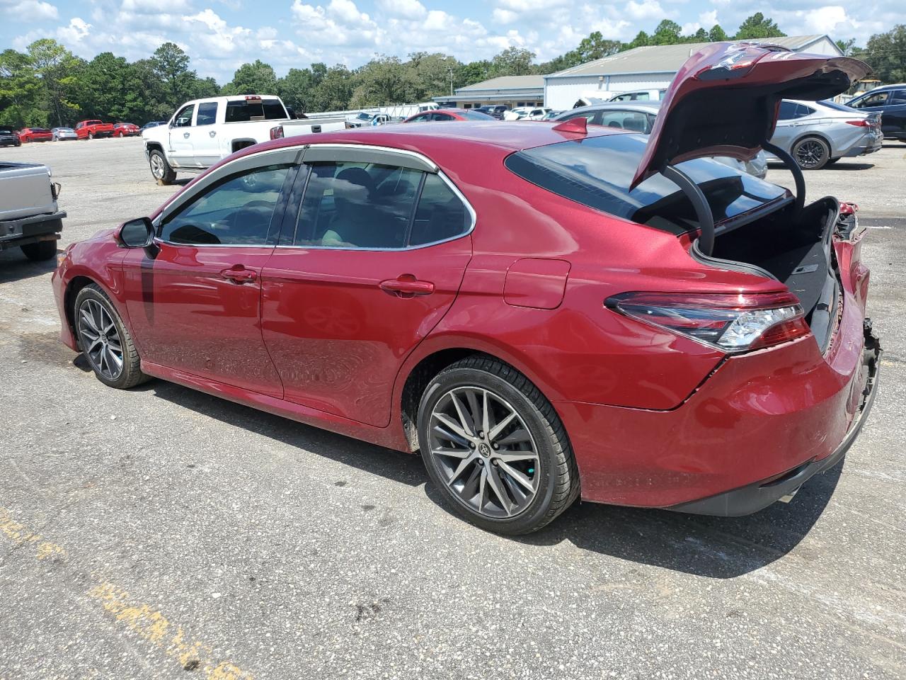 Toyota Camry Xle Image 3