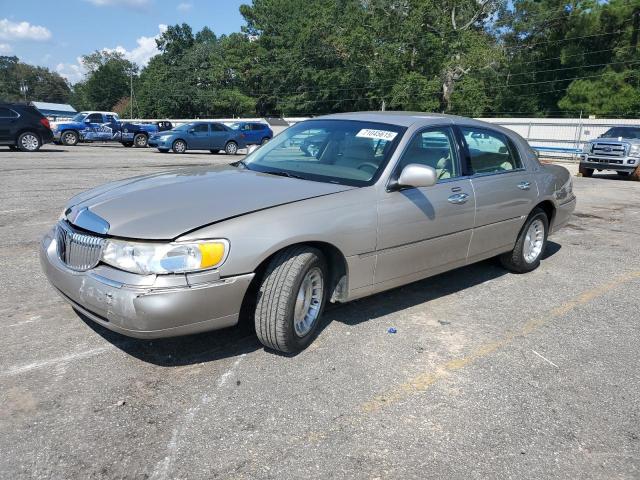  Salvage Lincoln Towncar