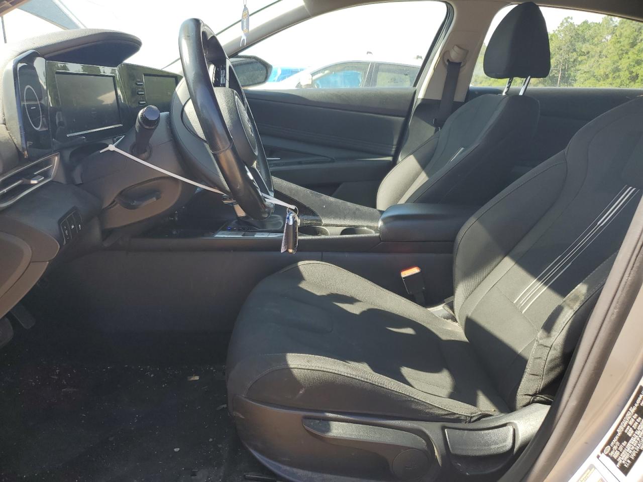 Hyundai ELANTRA Sel Image 4