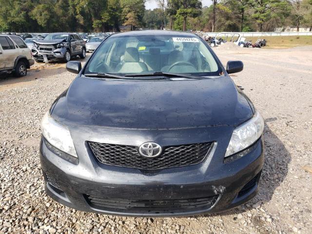 Toyota Corolla Base Image 9