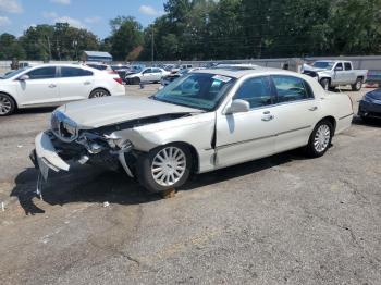  Salvage Lincoln Towncar