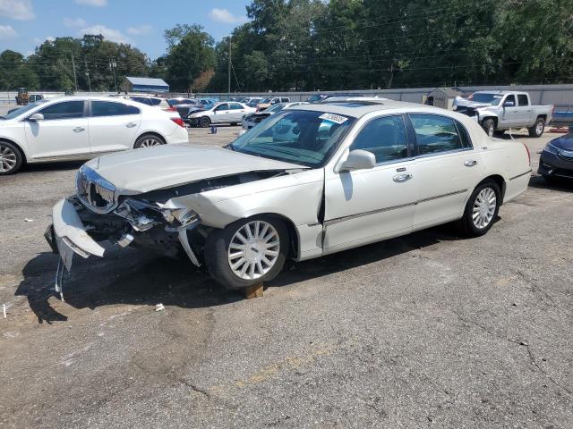  Salvage Lincoln Towncar