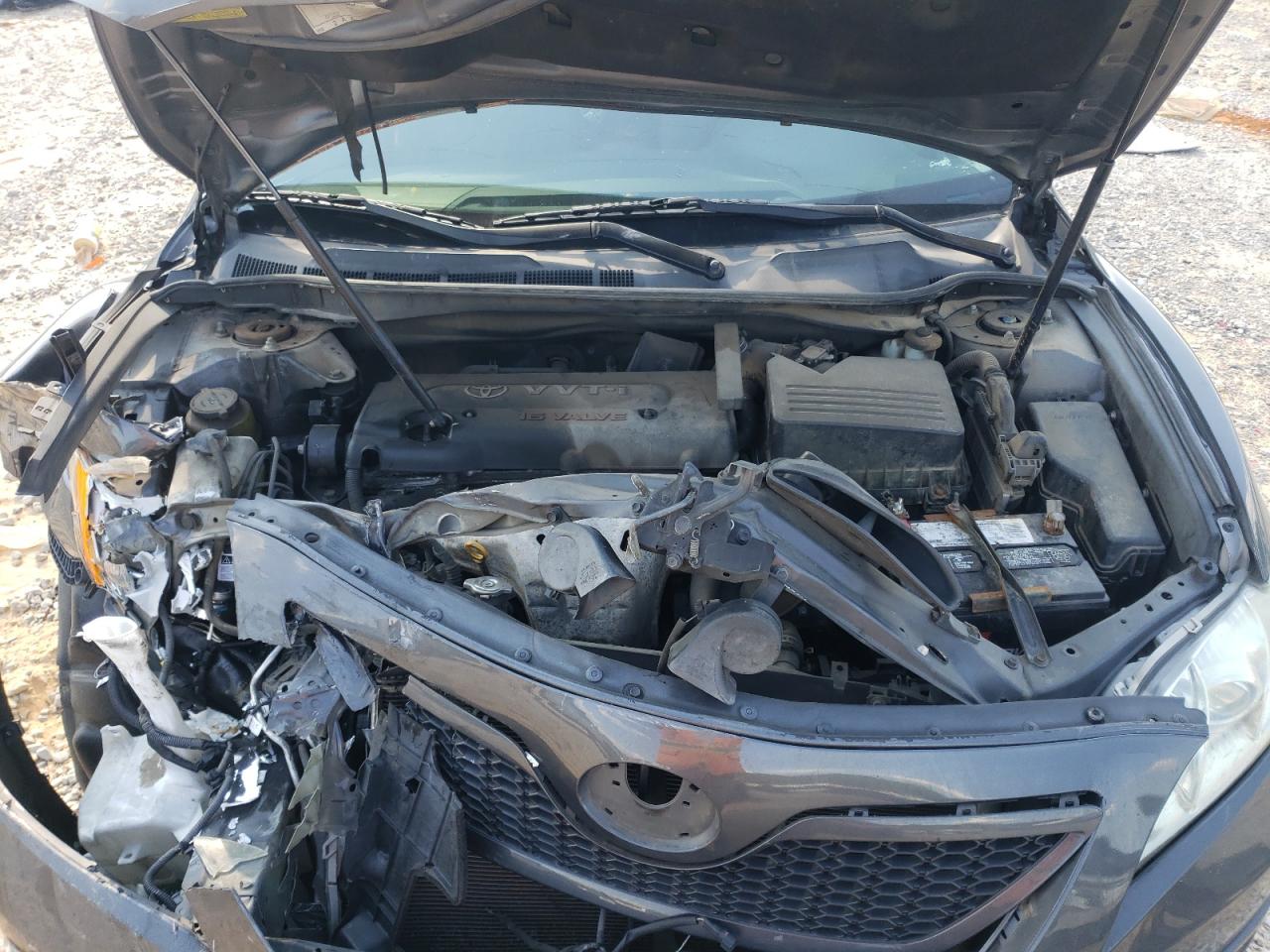 Toyota Camry Base Image 12