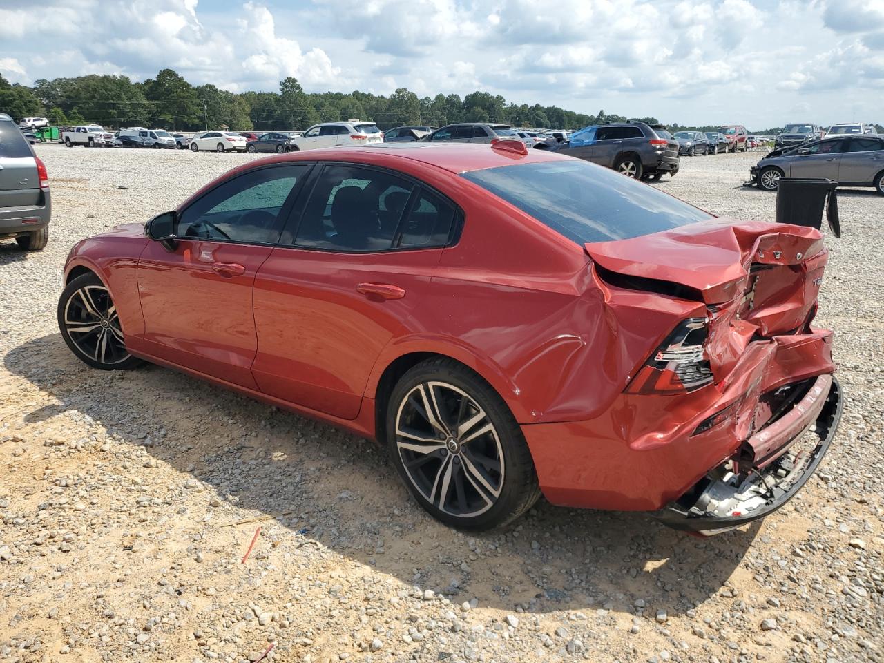 Volvo S60 T5 R-design Image 3