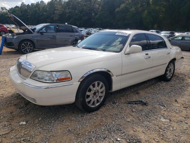  Salvage Lincoln Towncar