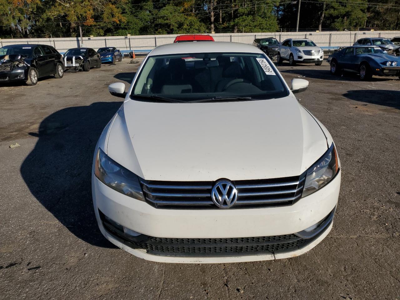 Volkswagen Passat S Image 9