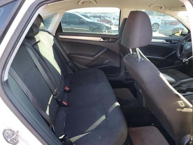 Volkswagen Passat S Image 3