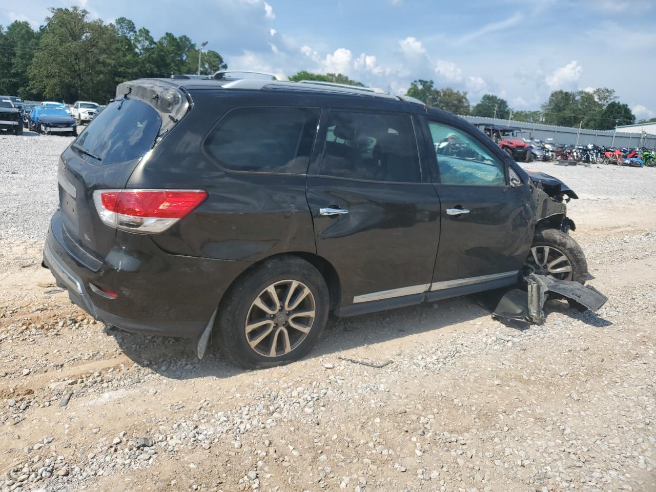 Nissan Pathfinder S Image 3